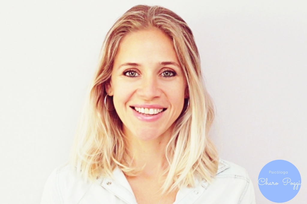 Primer plano de Charo Poggi sonriendo.